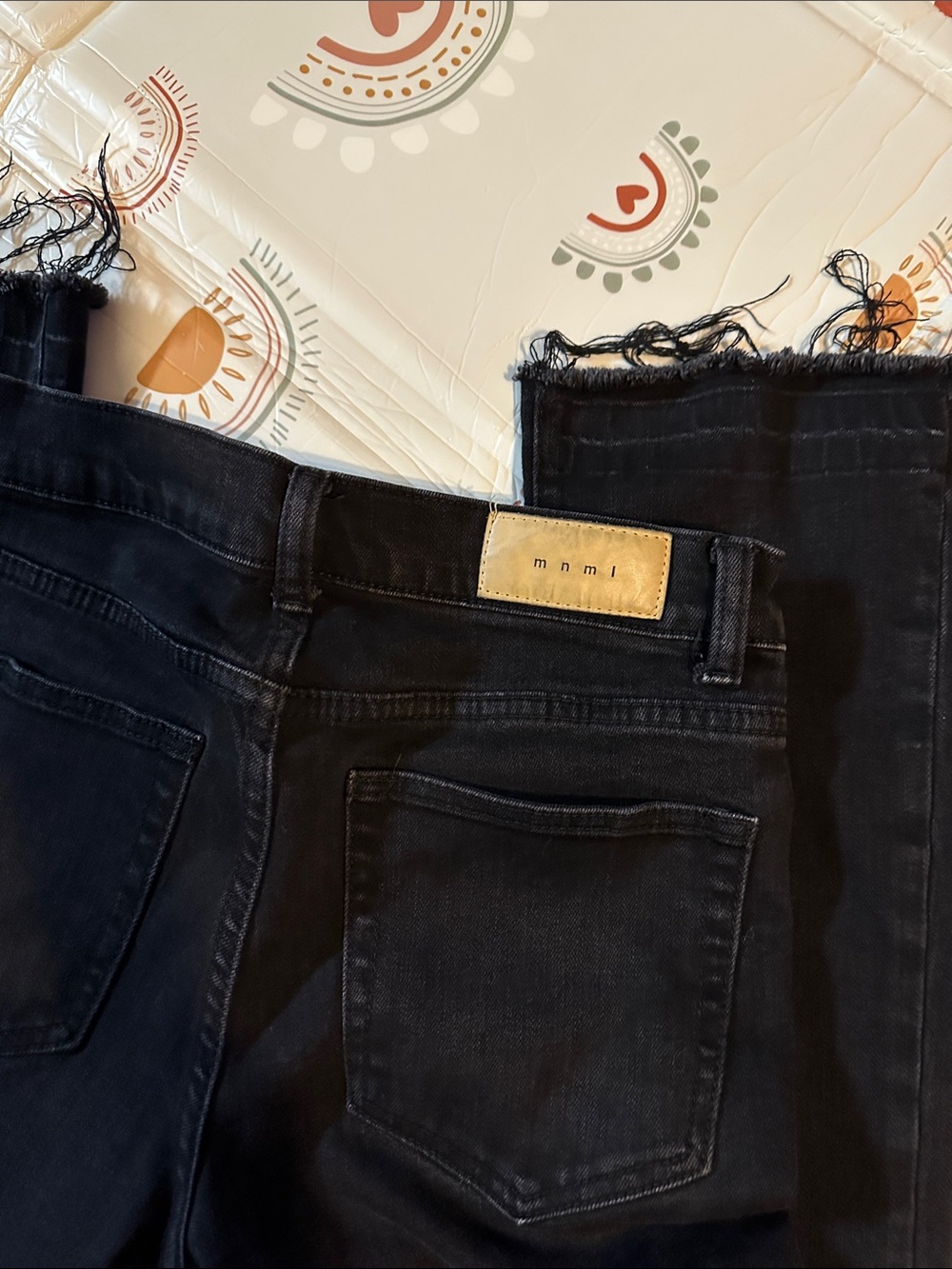 MNML Black Slim Frayed-Hem Jeans